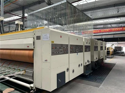 Troqueladora rotativa Dinglong de 98" x 144" Jumbo de 3 colores usada con sección de ranurado a la venta